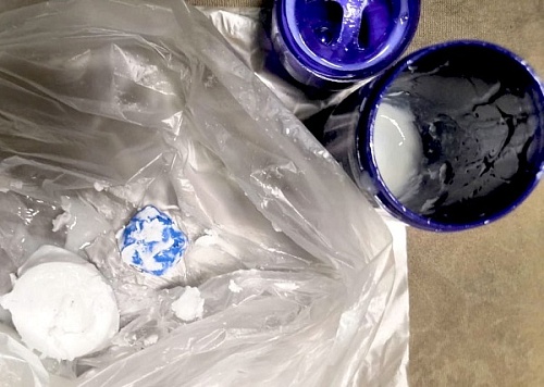 В тюменском СИЗО перехватили наркотики, спрятанные в дезодоранте