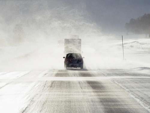 Погода сделала тюменские трассы опасными для передвижения