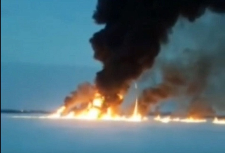 На Оби загорелся газопровод
