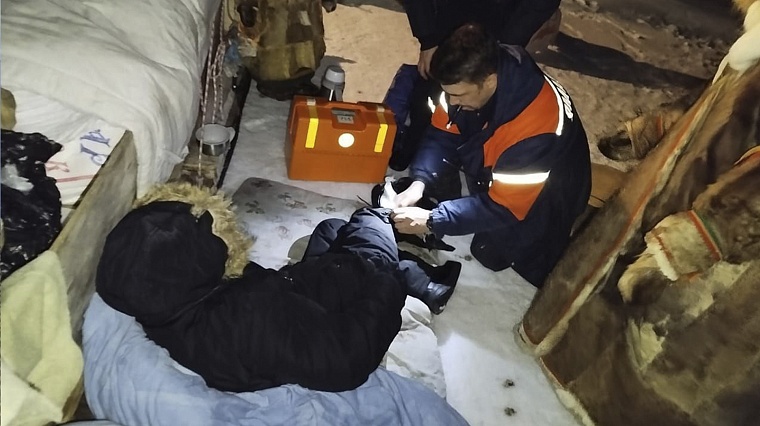 Двух ямальцев, не доехавших до Тазовского, выручили спасатели