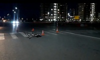 На улице Фармана Салманова в Тюмени автомобилист сбил юную велосипедистку