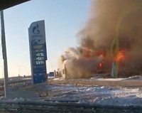 В Ишиме загорелся магазин на трассе Тюмень - Омск