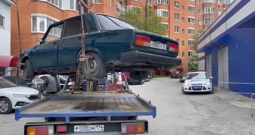 В Тюмени 15-летний бесправник поехал на чужой машине на последний звонок