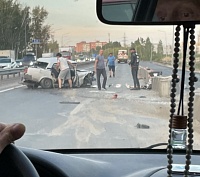 Разбитые "Жигули" стали причиной гигантской пробки в районе Дербышей