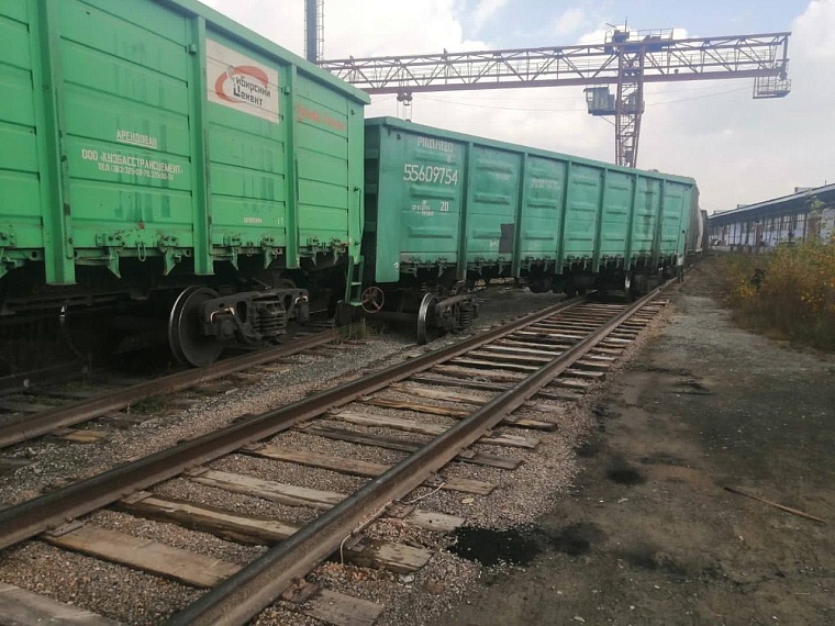 В Тюменской области с рельс сошел порожний вагон