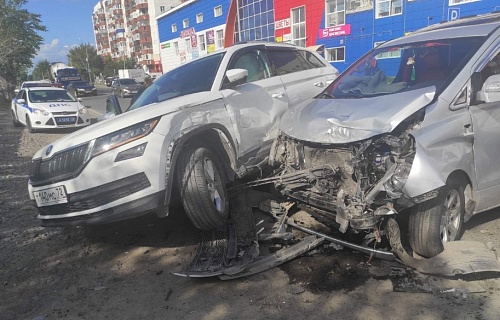 Запрыгнула на капот: в ДТП на улице Чаплина пострадал ребенок