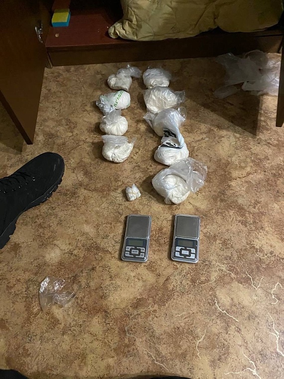 В Ноябрьске ФСБ пресекла продажу крупной партии синтетического наркотика