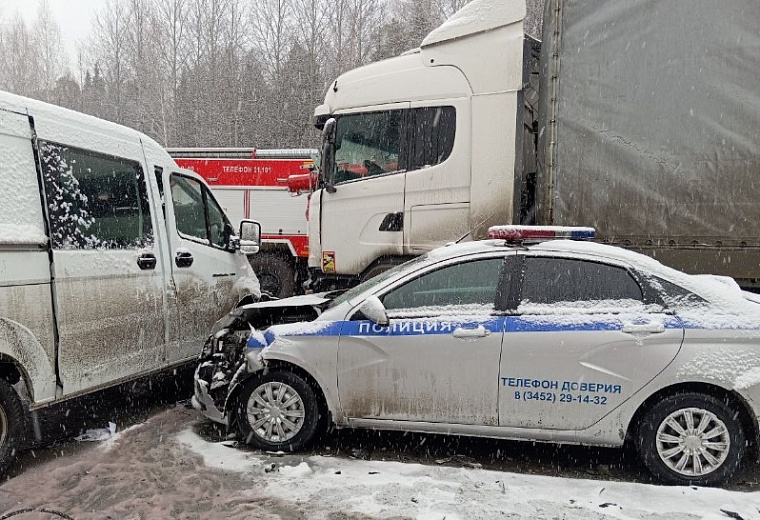 Врачи сообщили о состоянии пострадавших в массовом ДТП под Тобольском