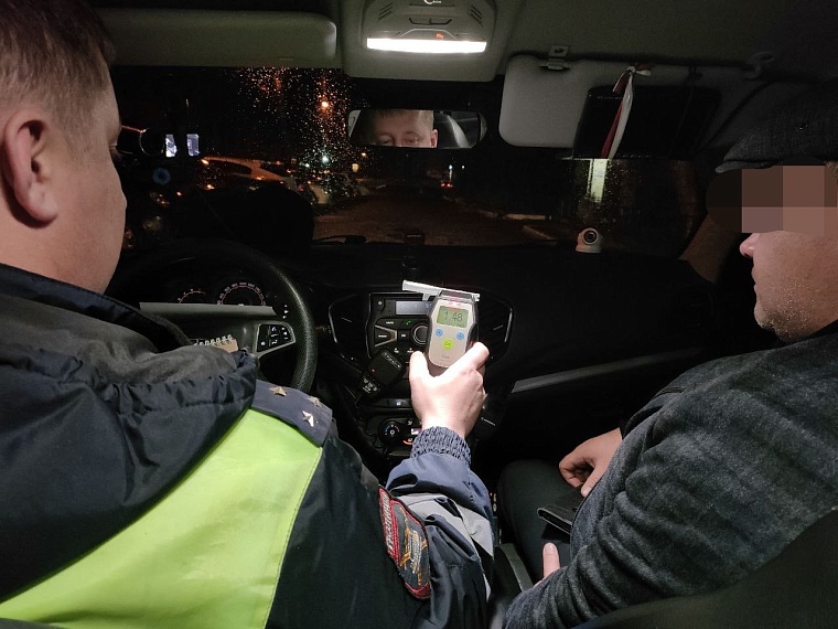 За сутки в Тюменской области задержали 33 пьяных водителей