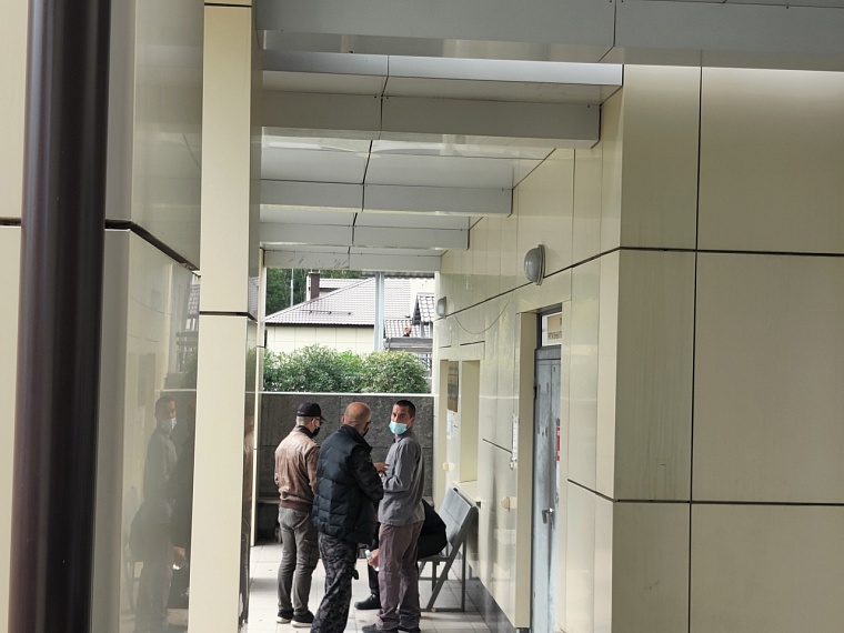 В Тюмени прощаются с 8-летней Настей. Онлайн-репортаж с похорон убитой школьницы