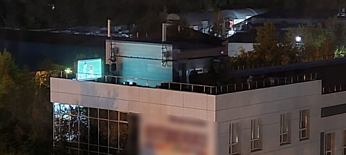 Тюменцам мешают спать вечеринки и кинопросмотры на крышах