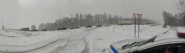 ГИБДД: на Тюмень-Омск за последние полчаса произошло 5 ДТП