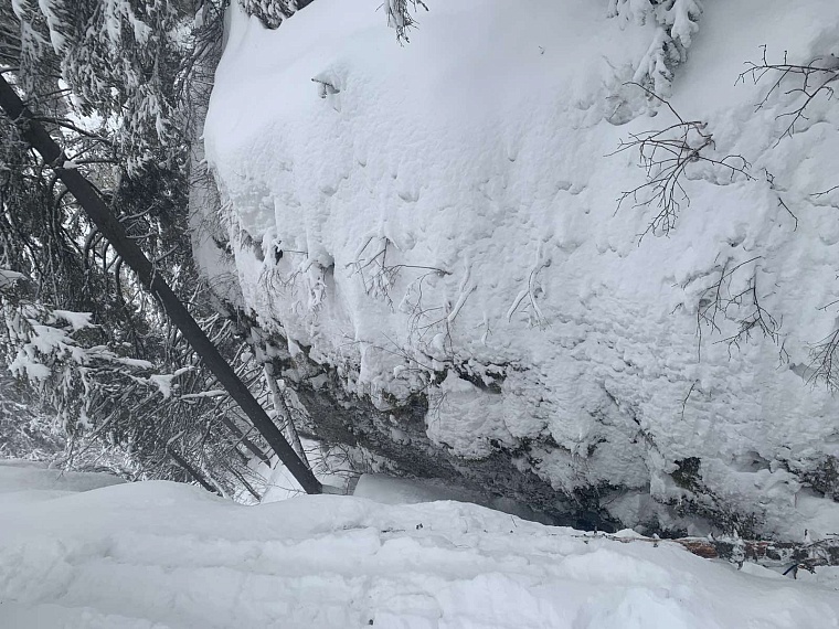 Как сорвалась со скалы тюменская туристка, остается неизвестным