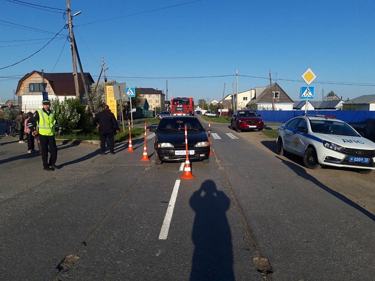 В Голышманово девочка перебегала дорогу по "зебре" и попала в больницу