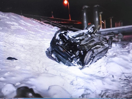 ДТП с вылетом Chevrolet Aveo с Профсоюзного моста попало на видео