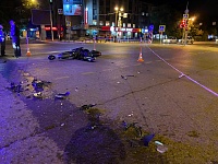 В центре Тюмени погиб мотоциклист, а его 15-летняя пассажирка получила тяжелые травмы