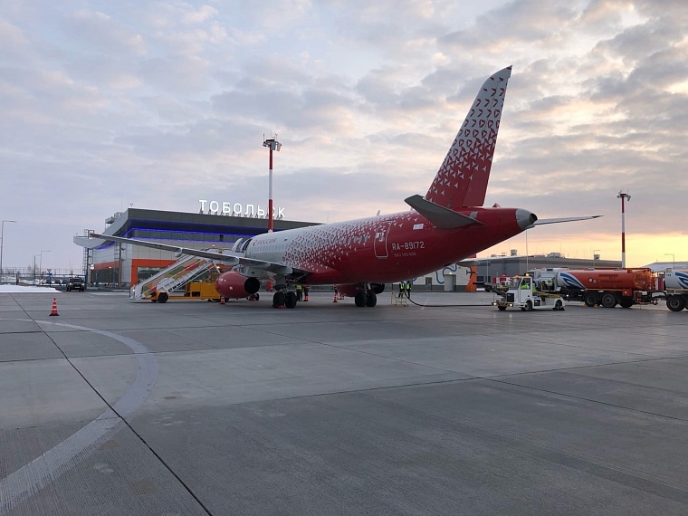 В Тобольске два дня подряд "минируют" аэропорт