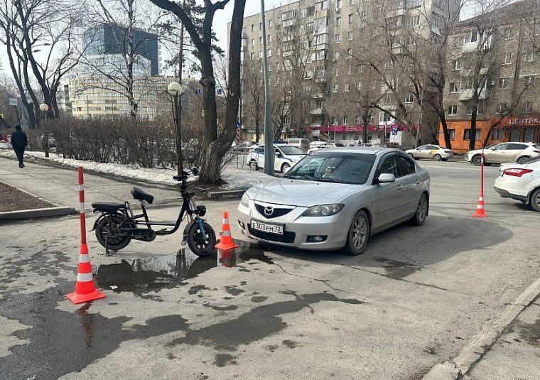 В Тюмени произошло первое в этом сезоне ДТП с электровелосипедом