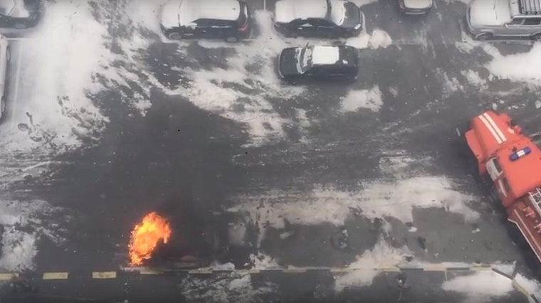 В ЖК "Плеханово" загорелась "Лада Гранта"