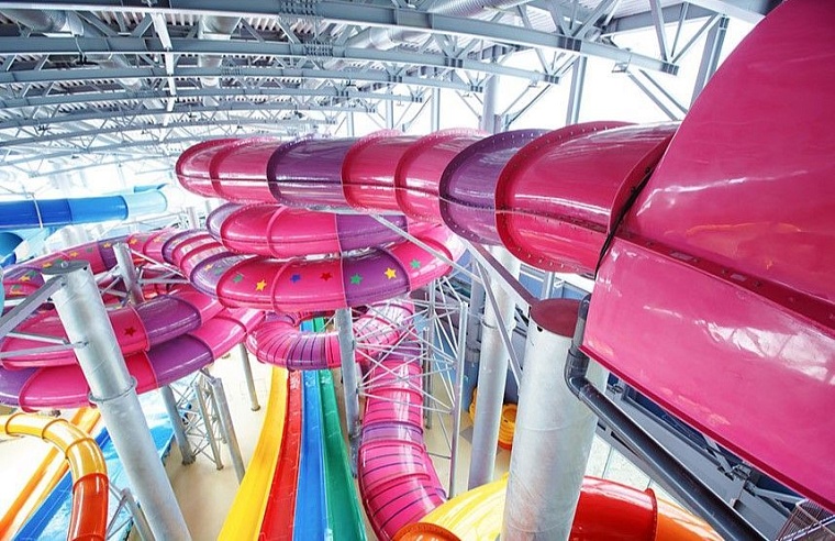 Сломавший ногу тоболяк подал иск на тюменский аквапарк