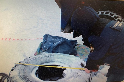 Машиниста паровой установки в Тюменской области убило шиной грузового колеса