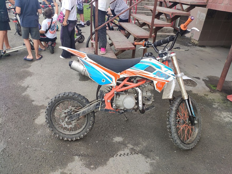 В Тюменском районе подросток на питбайке сбил девочку