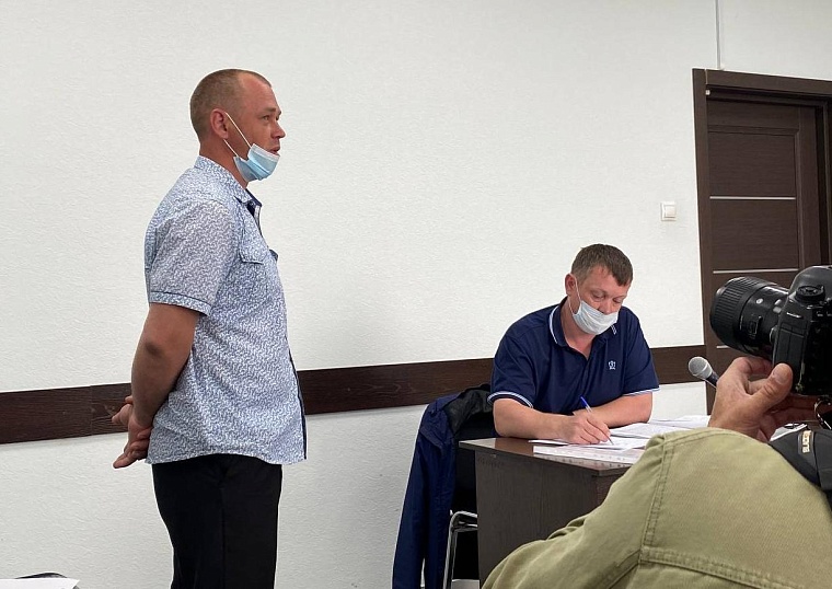 В Тюмени рассматривают уголовное дело полицейского, случайно ранившего молодого человека