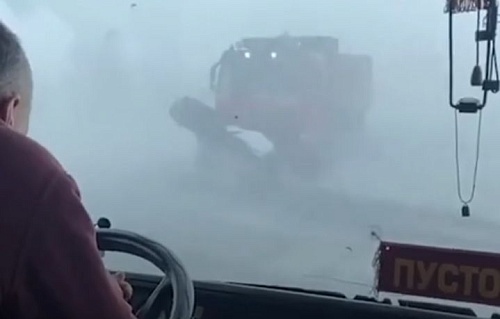 Автобус с тюменскими туристами застрял в Челябинской области из-за метели