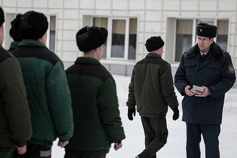 В Тюменском районе мужчина пытался задушить сожительницу из ревности