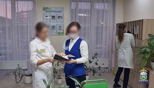 Взять в кредит 400 тысяч и перевести: как мошенники пытались обмануть тюменского врача