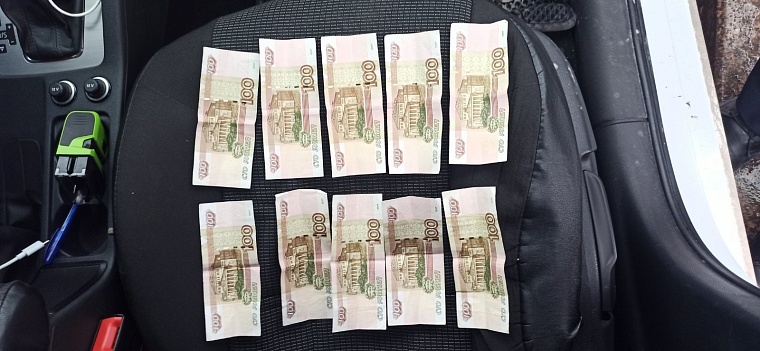 "Что, решим?": двух тюменских водителей привлекут к ответственности за попытку дать взятку