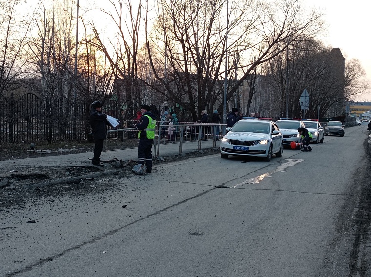 BMW, сбивший тюменку на ул. Логунова, пролетел по тротуару не менее 10 метров