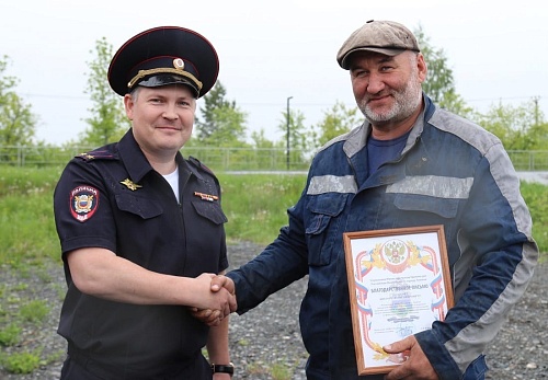 Сознательный житель Тюменского района помог задержать угонщика машины