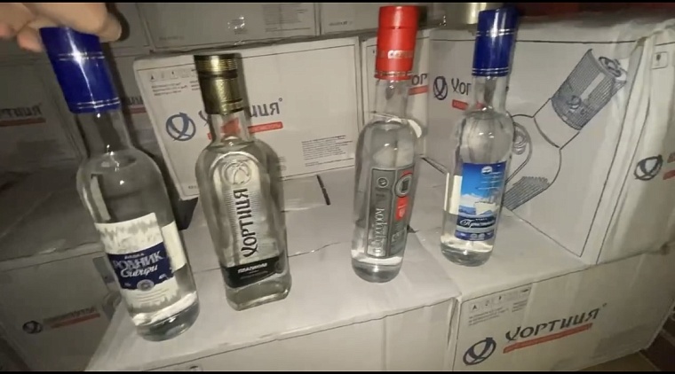 В Сургуте под известными брендами оказалась паленая водка