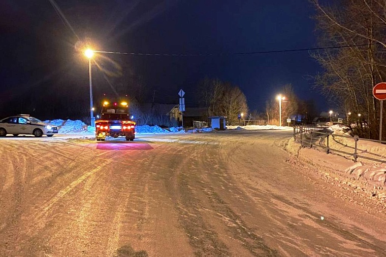 В Тобольске 15-летний водитель на автомобиле слетел с дороги в кювет