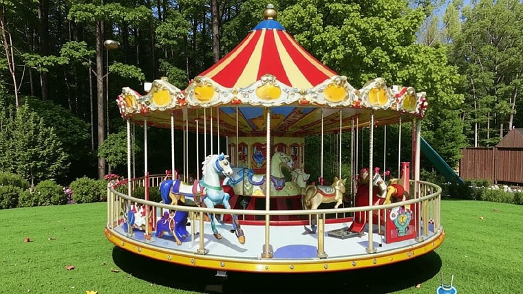 За травму ребенка на карусели с управляющей компании в Тюмени взыскали 100 тысяч рублей
