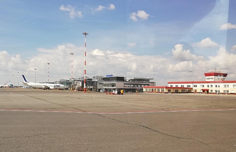 Самолет в Красноселькуп остался в Тюмени из-за поломки