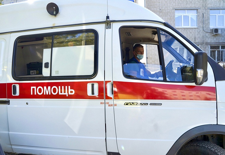 Тюменка подавилась куском шашлыка - скорая пришла на помощь