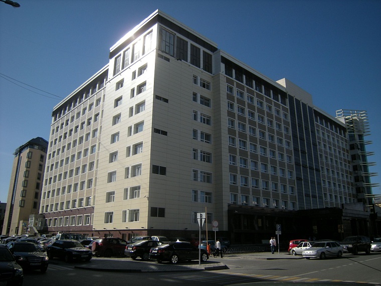 Тюменского таксиста уличили в краже денег у пассажирки