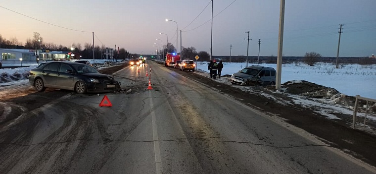Пьяный водитель врезался в иномарку на трассе Курган - Тюмень