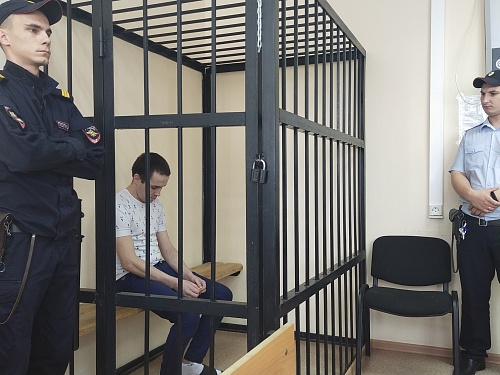 «Ваш сын попал в ДТП»: в Тюмени осудили курьера, работавшего в мошеннической схеме