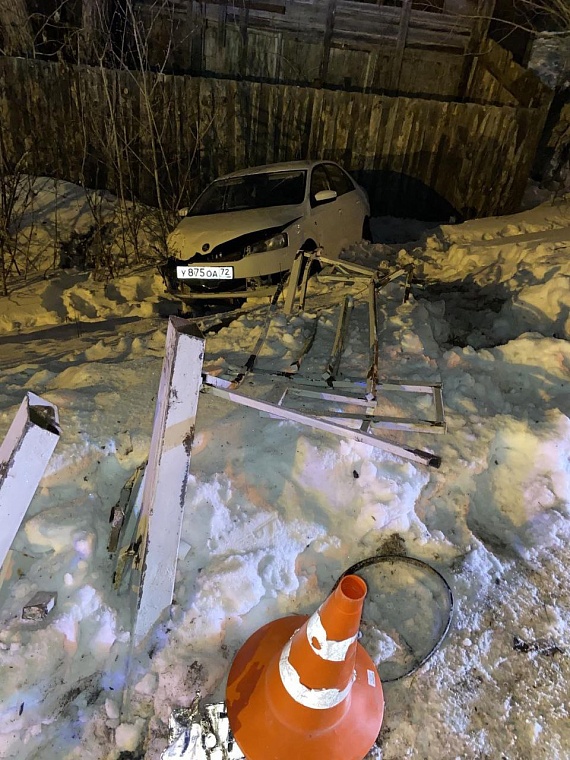 Пьяный водитель разбил четыре автомобиля в Тюмени