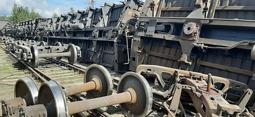 Под Тюменью поезд сошел с рельсов