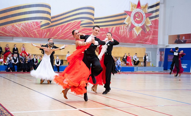 «Уренгойский вальс» - популярный на Ямале турнир по спортивным танцам.