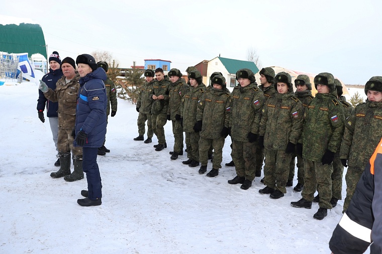 Тюменцы готовятся установить рекорд по зимнему плаванию в бронежилете