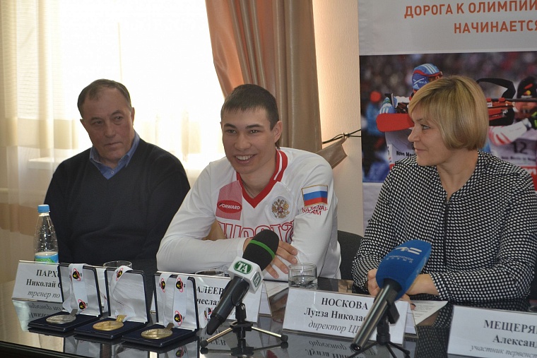 Юниорскому чемпиону мира по биатлону не хватало тюменского тренера на трибуне