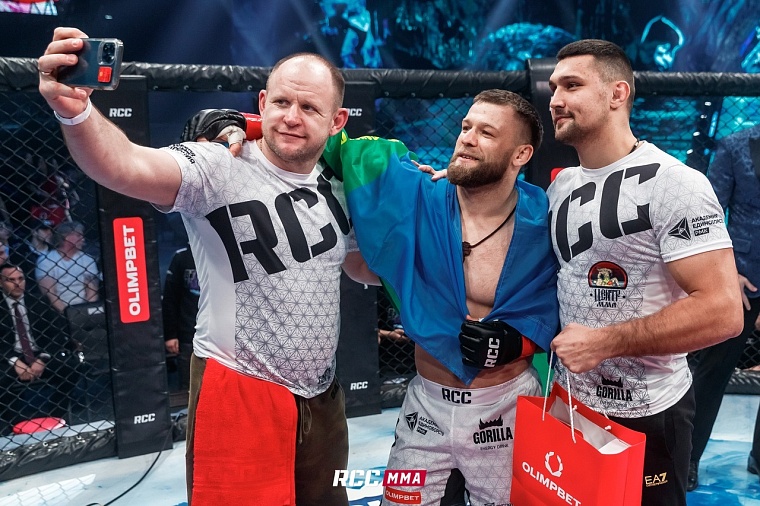 Восемь тюменских бойцов проведут бои на международном турнире RCC