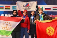 В Тюмени спортсмены из девяти стран выявили сильнейшего в соревнованиях по ледолазанию