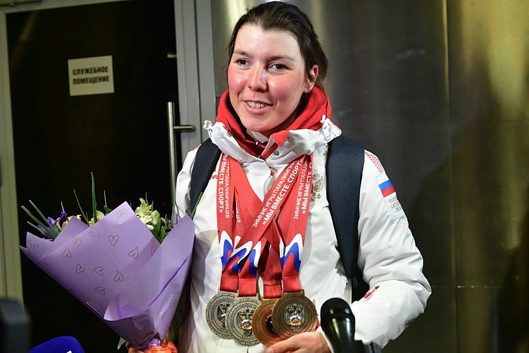 Тюменские паралимпийцы прилетели домой после зимних игр «Мы вместе. Спорт»