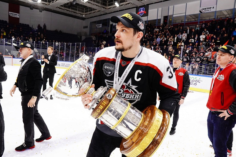 Капитан тюменского ХК «Рубин» Александр Осипов пропустит сезон ВХЛ